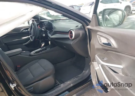 2025 Chevrolet Trax Fwd 1Rs z USA, uszkodzony, nr VIN KL77LGEP6SC072758